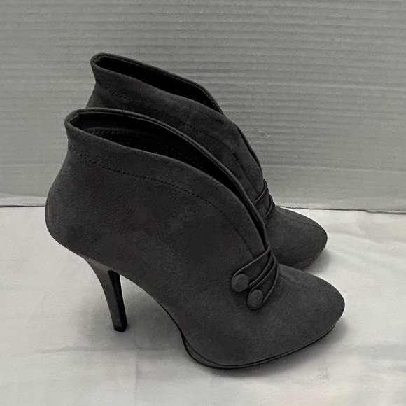 Apt 9 heels - Picture 2 of 11